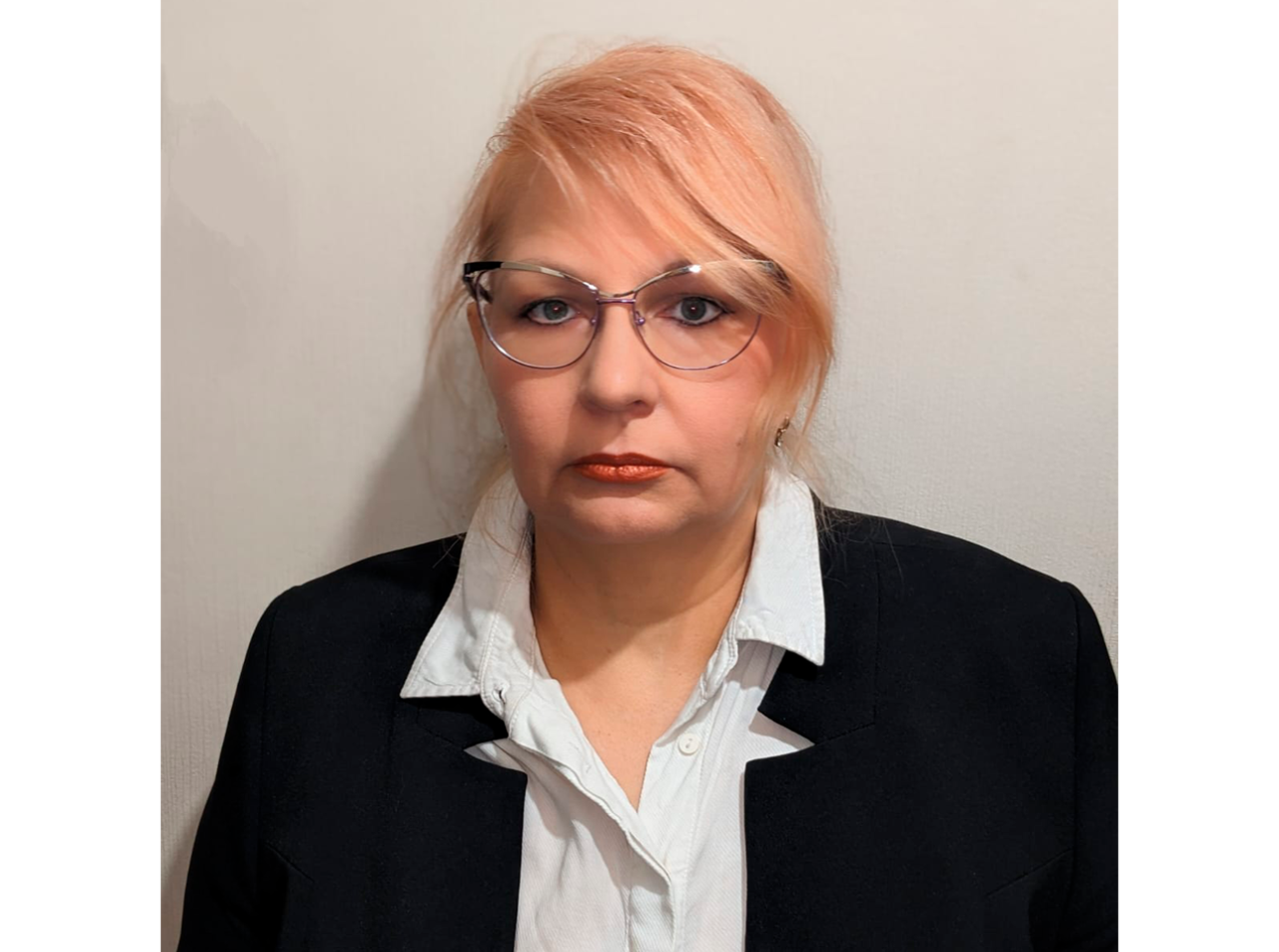 аллой контакты