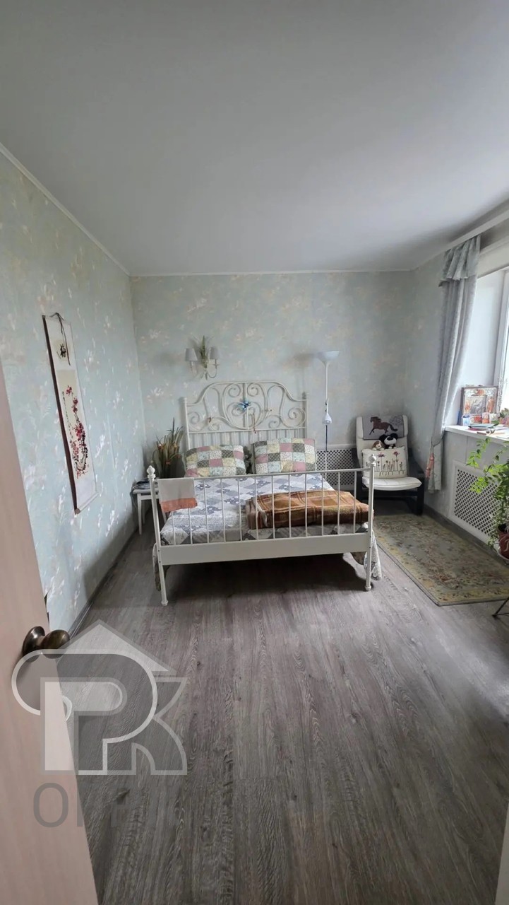 Купить 3-комнатную квартиру, №392092