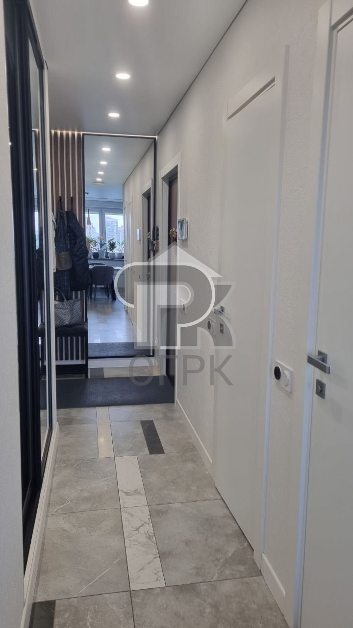 Купить 4-комнатную квартиру, №389162