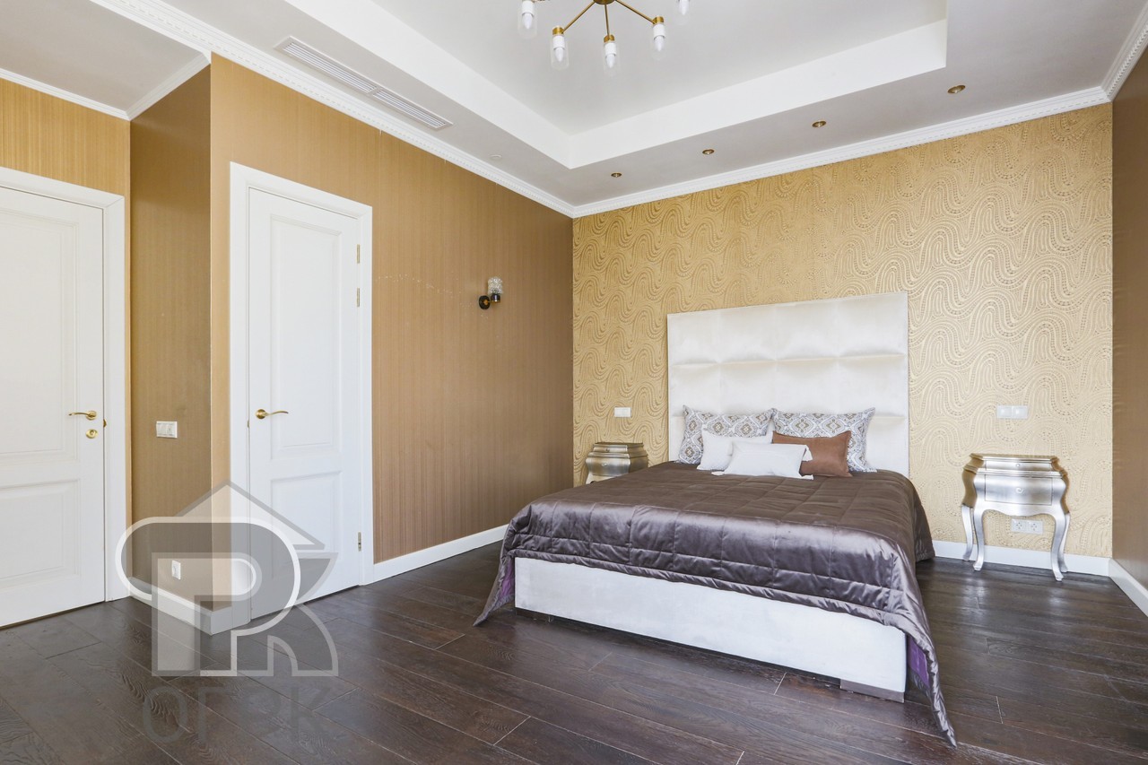 Купить 4-комнатную квартиру, №387262