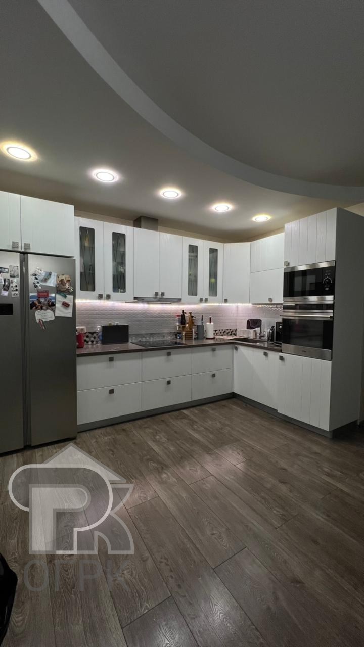 Купить 4-комнатную квартиру, №388099