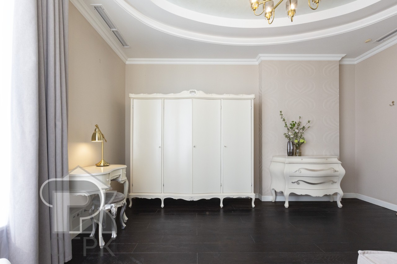 Купить 4-комнатную квартиру, №387262