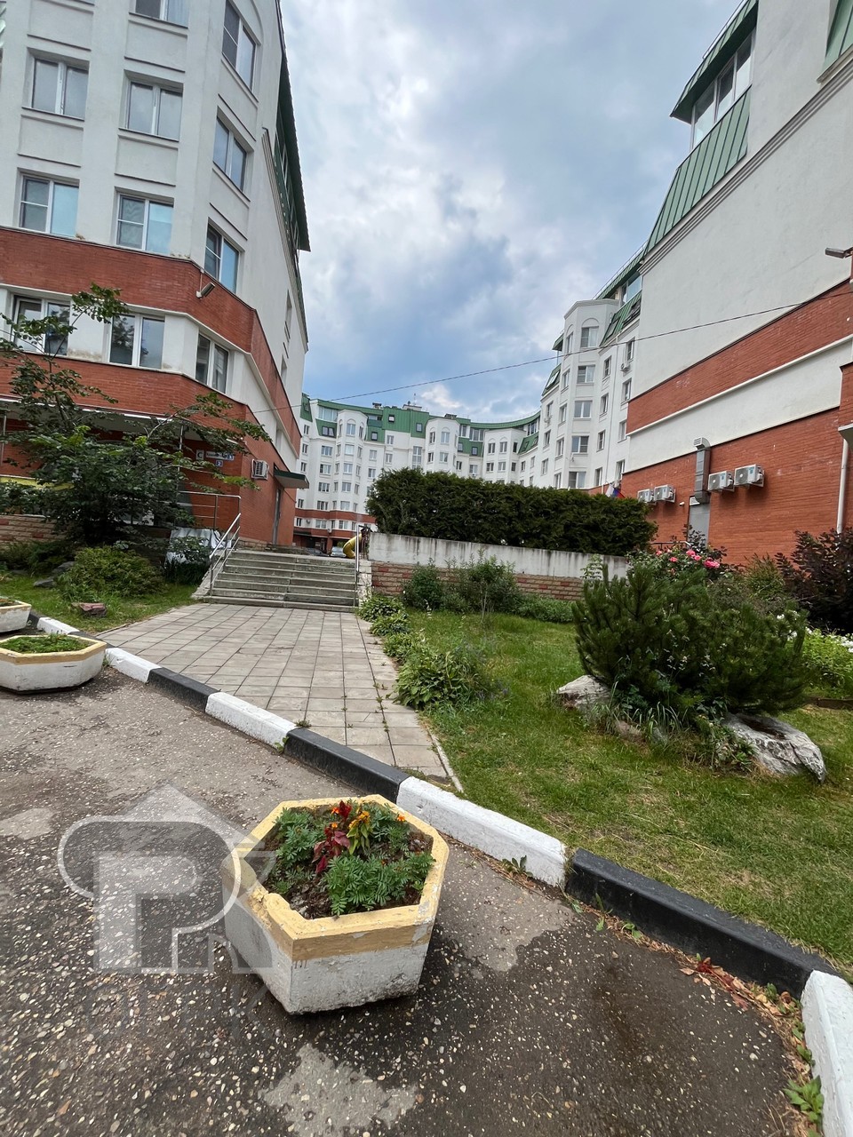 Купить 4-комнатную квартиру, №389342