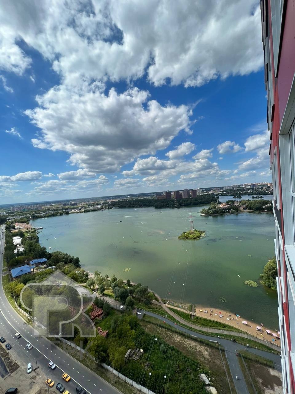 Купить 4-комнатную квартиру, №371341