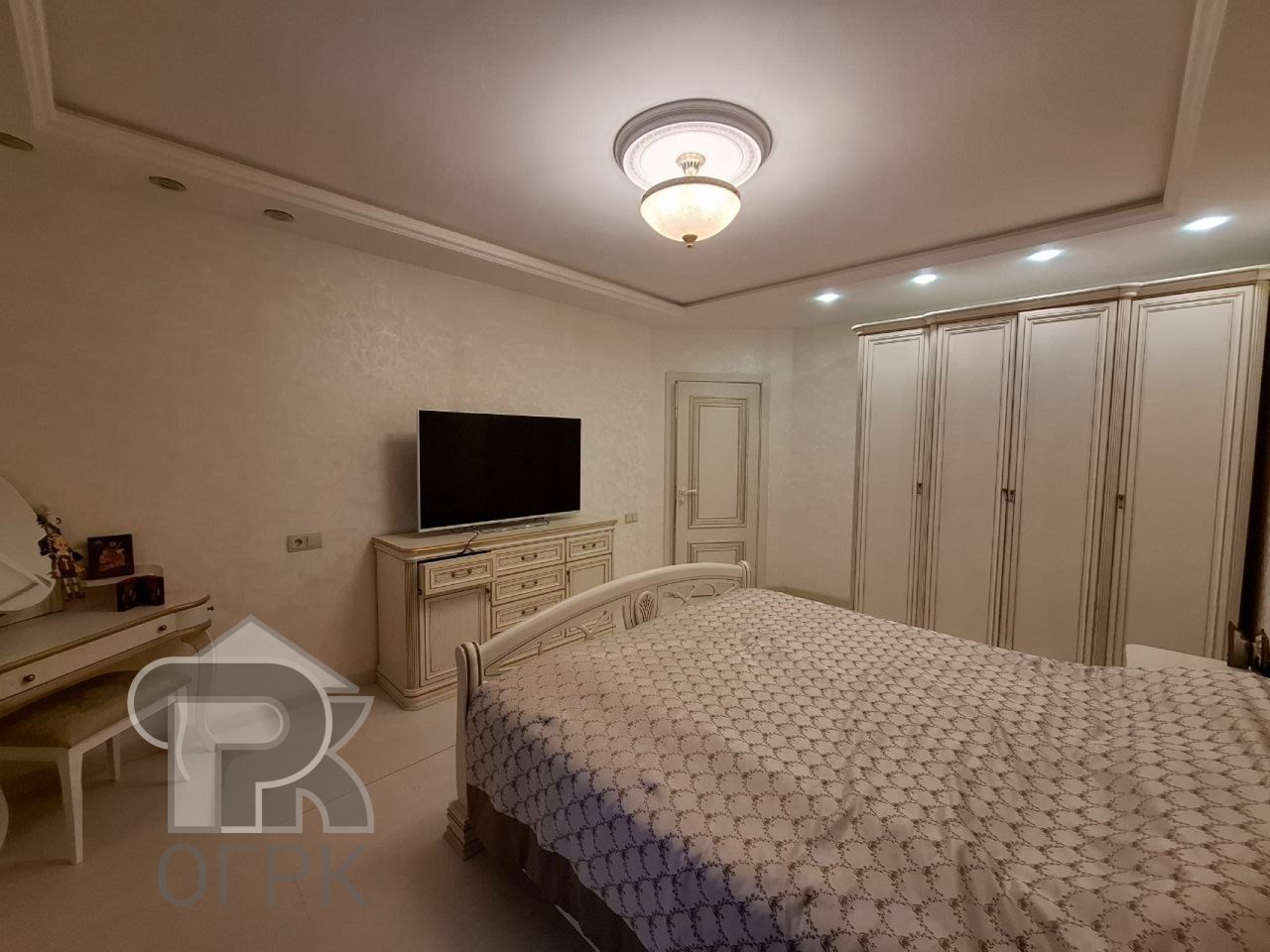 Купить 4-комнатную квартиру, №388079