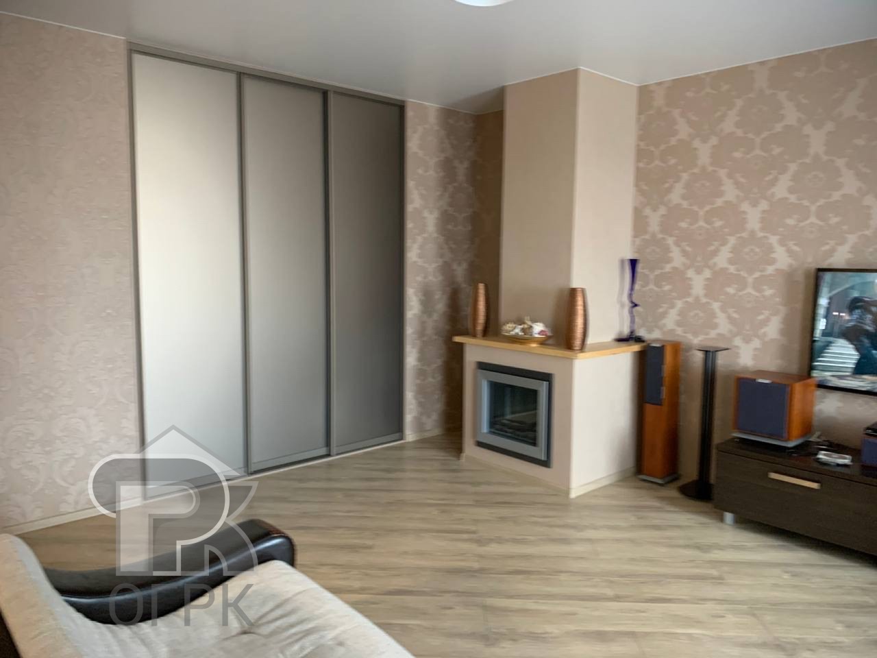 Купить 4-комнатную квартиру, №389661