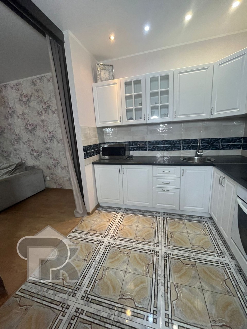 Купить 7-комнатную квартиру, №386900