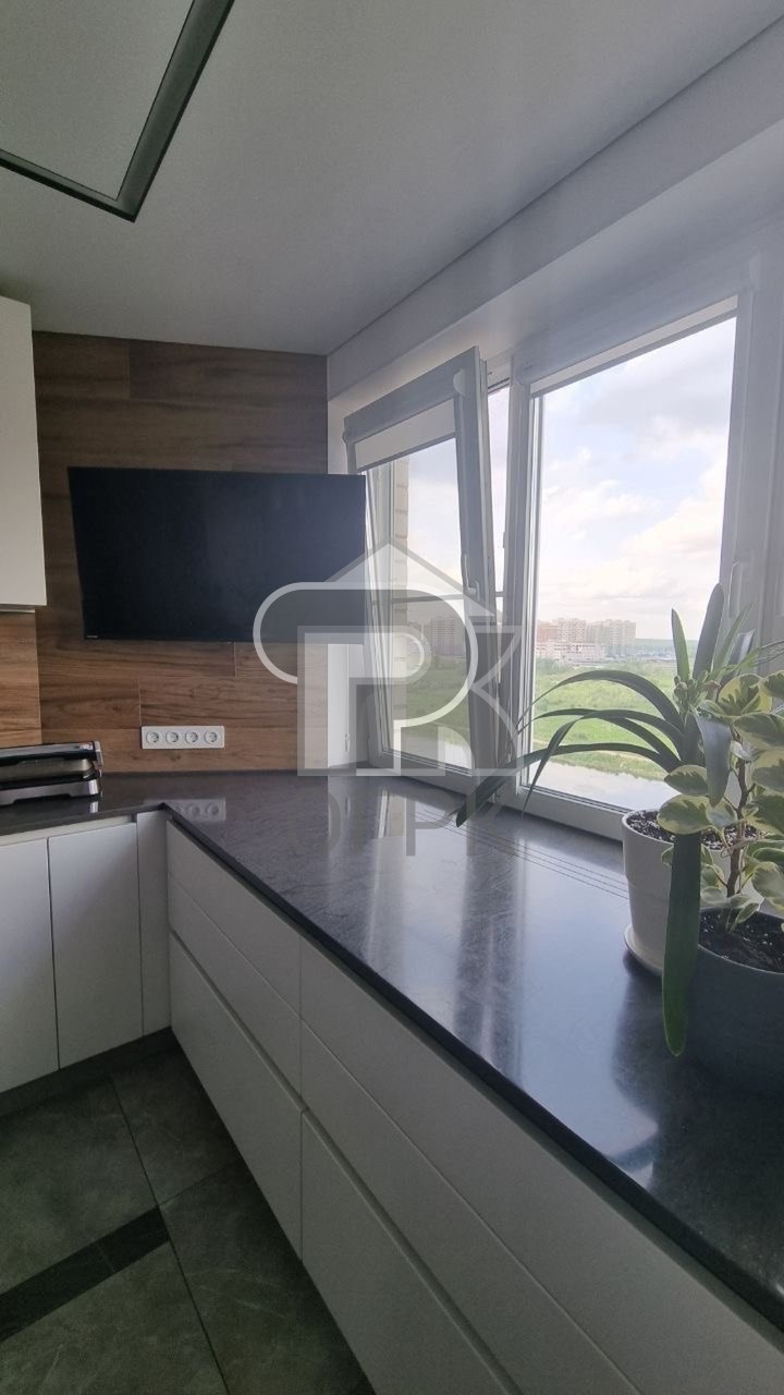 Купить 4-комнатную квартиру, №389162