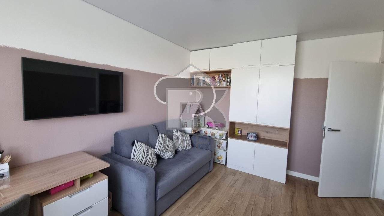 Купить 4-комнатную квартиру, №389162