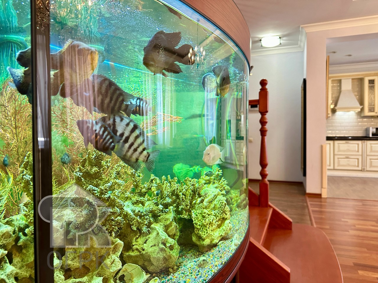 Купить 4-комнатную квартиру, №387992