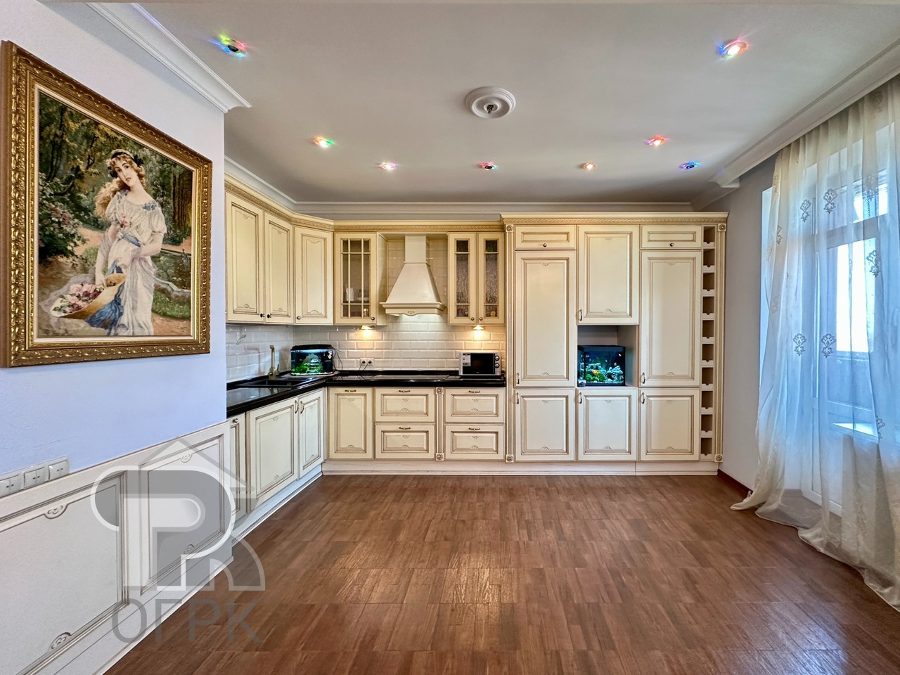 Купить 4-комнатную квартиру, №387992