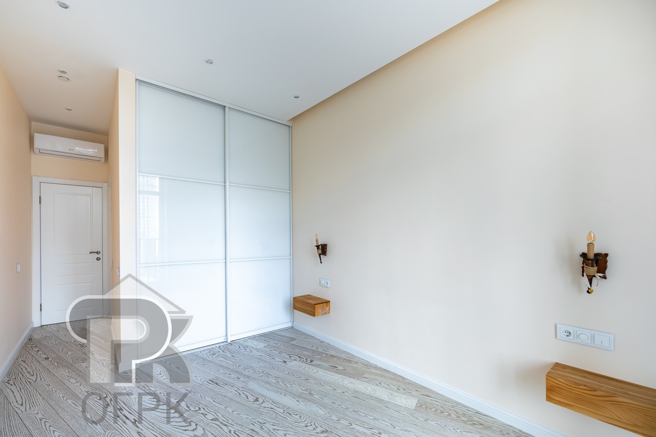 Купить 3-комнатную квартиру, №387399