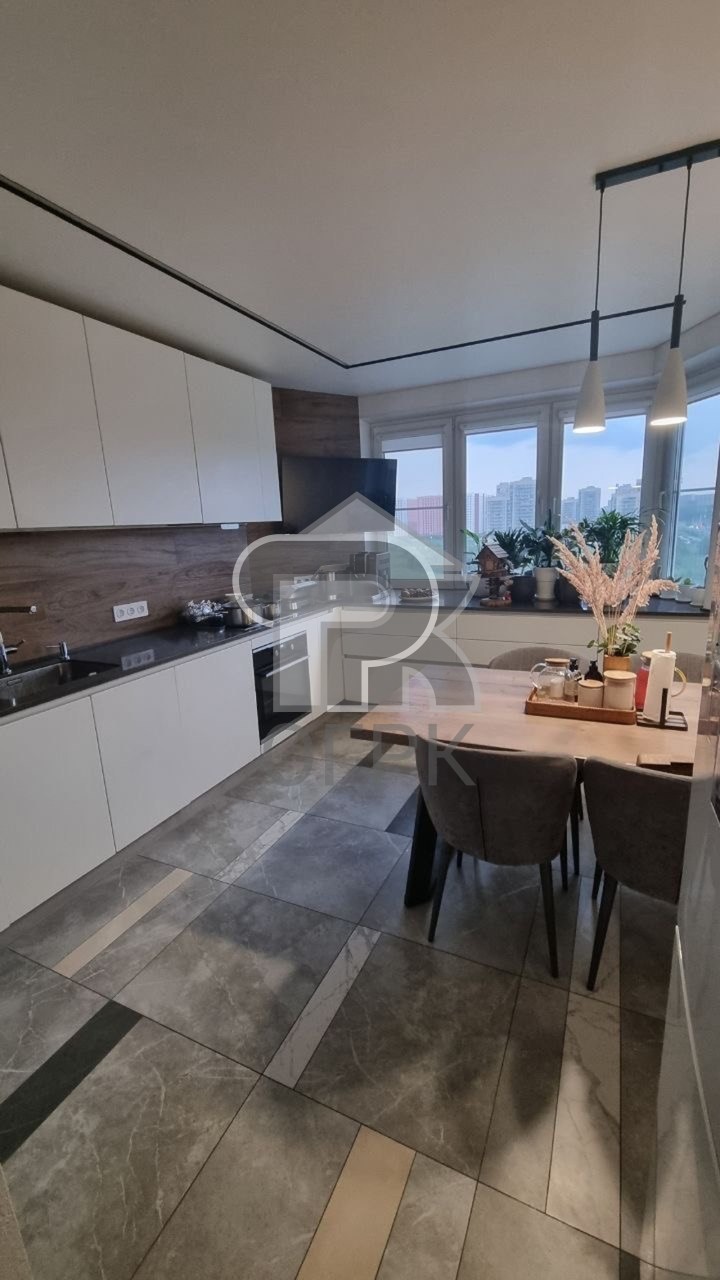 Купить 4-комнатную квартиру, №389162