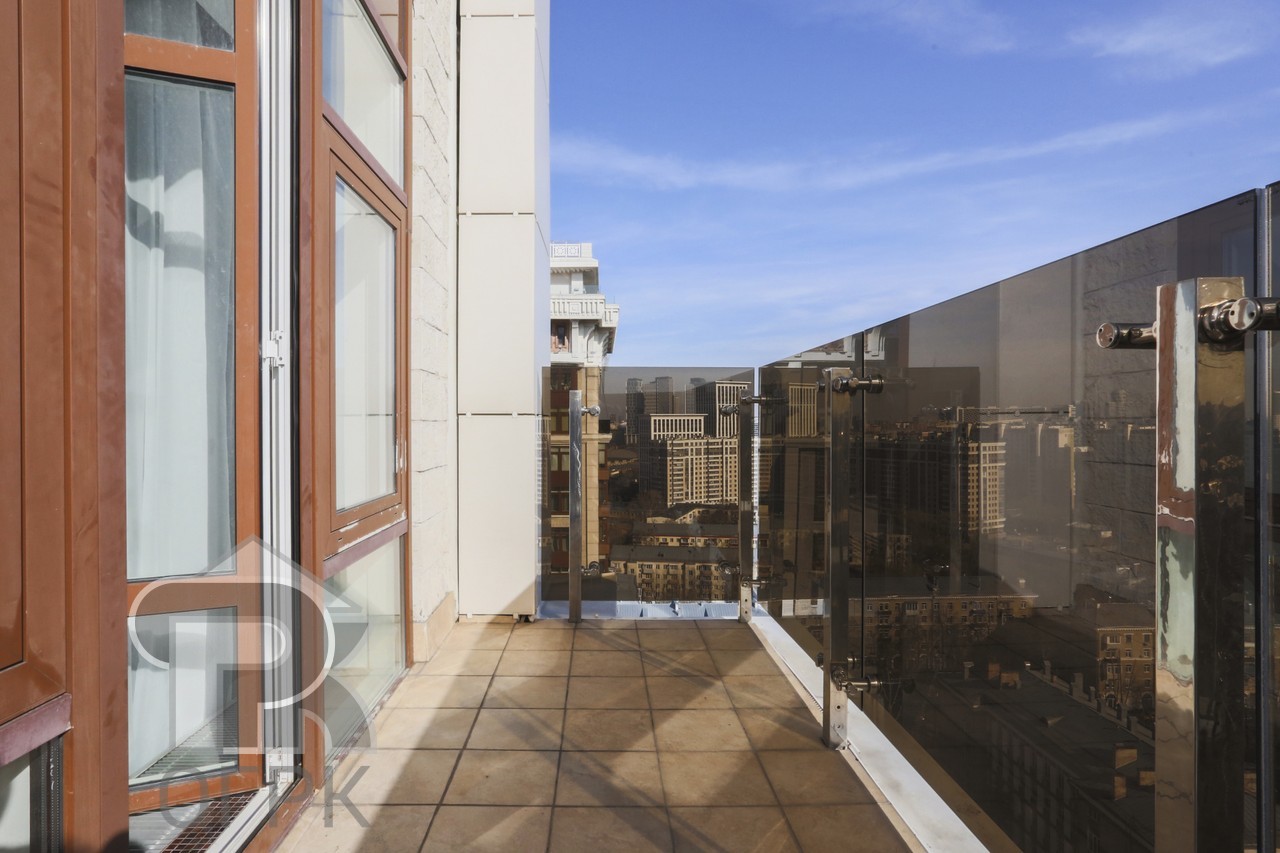 Купить 4-комнатную квартиру, №387262