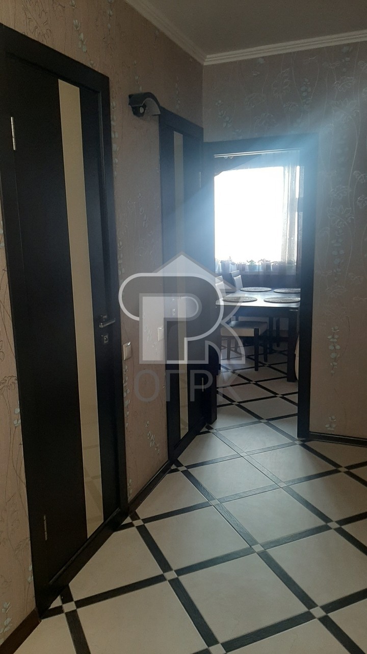 Купить 4-комнатную квартиру, №388850