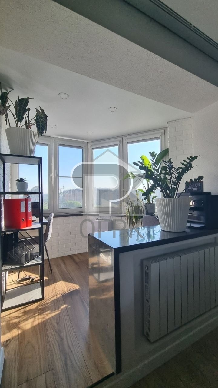 Купить 4-комнатную квартиру, №389162