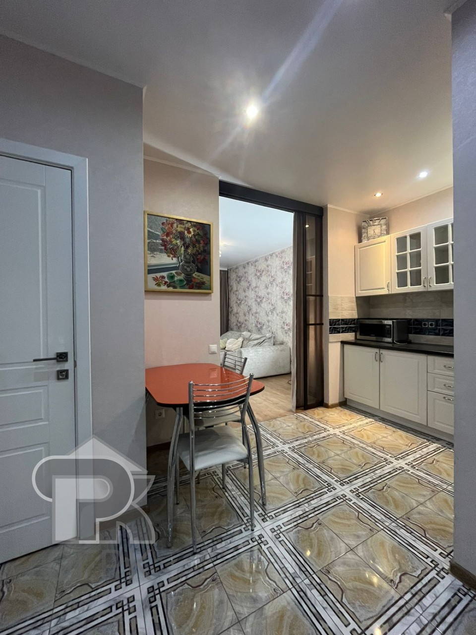 Купить 7-комнатную квартиру, №386900