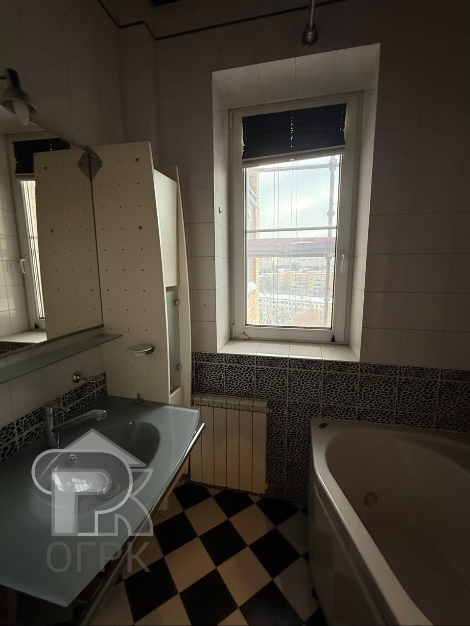 Купить 4-комнатную квартиру, №388275