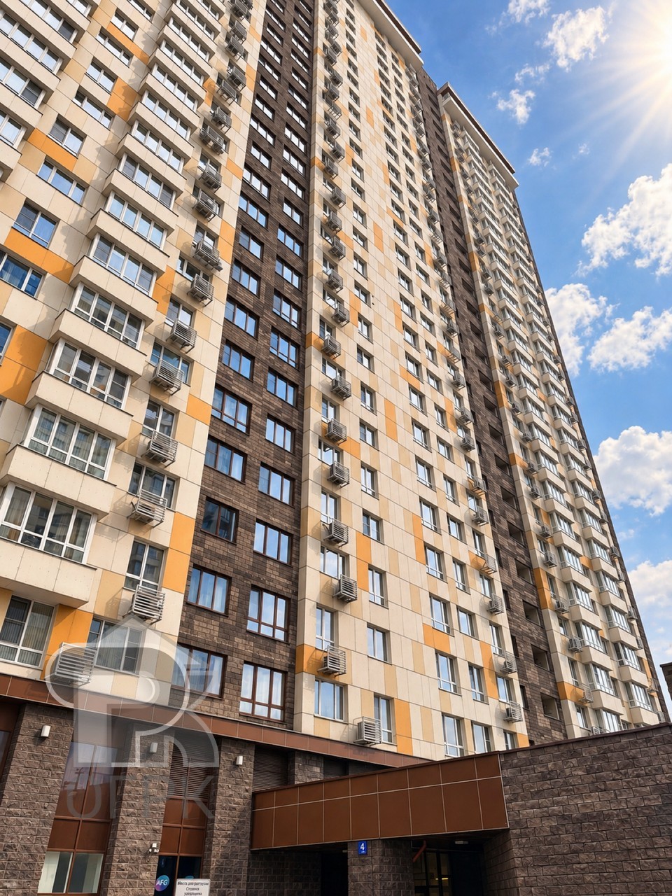 Купить 4-комнатную квартиру, №392470