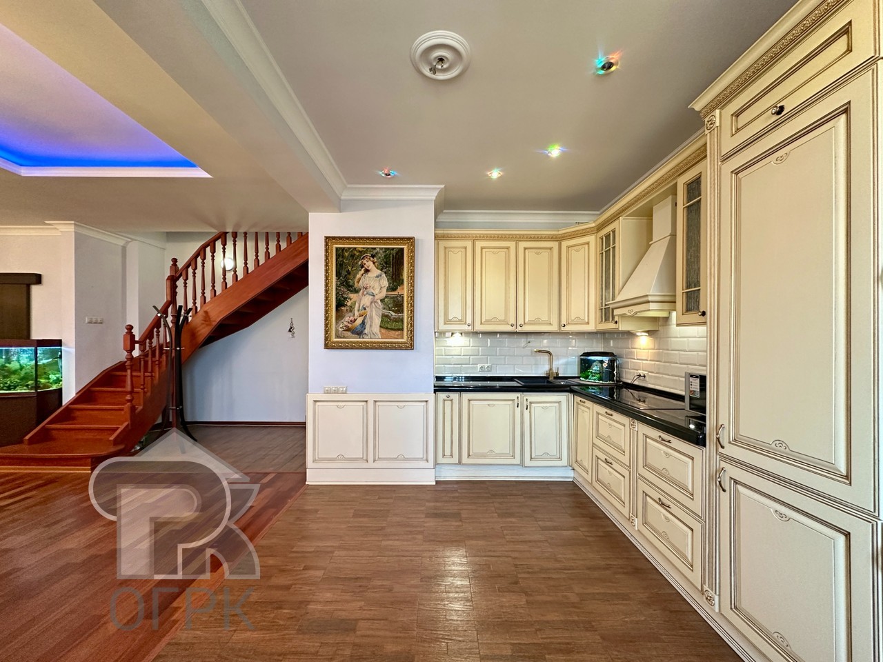 Купить 4-комнатную квартиру, №387992