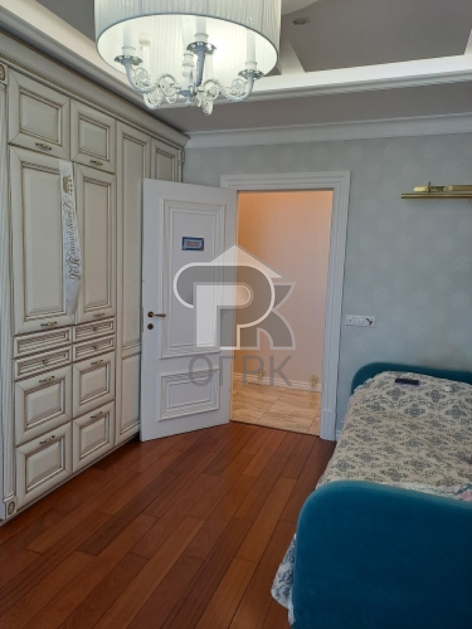 Купить 4-комнатную квартиру, №390492