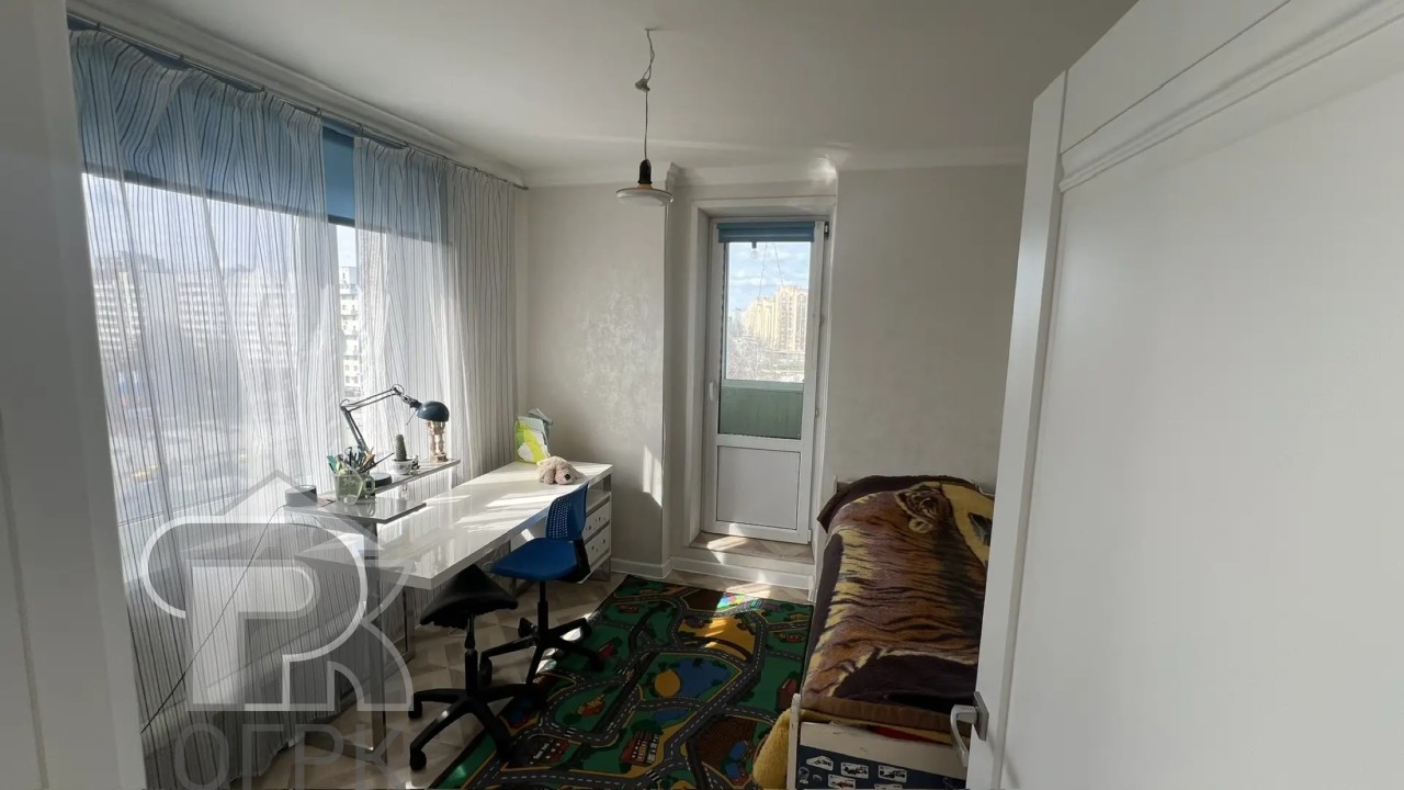 Купить 3-комнатную квартиру, №389300