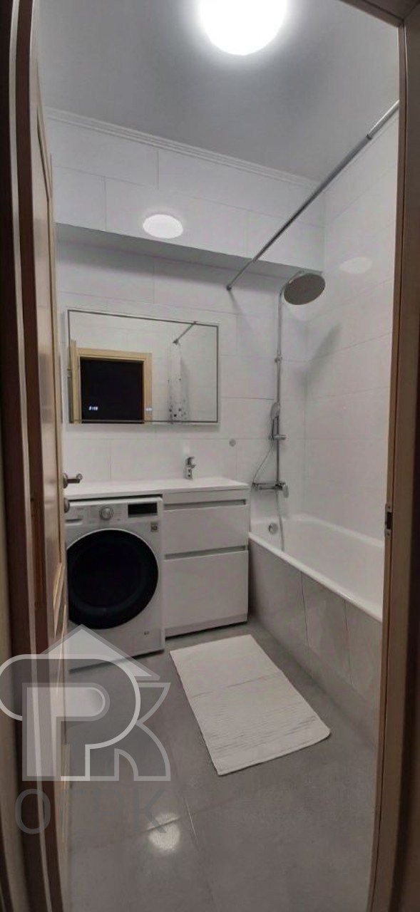 Купить 3-комнатную квартиру, №373695