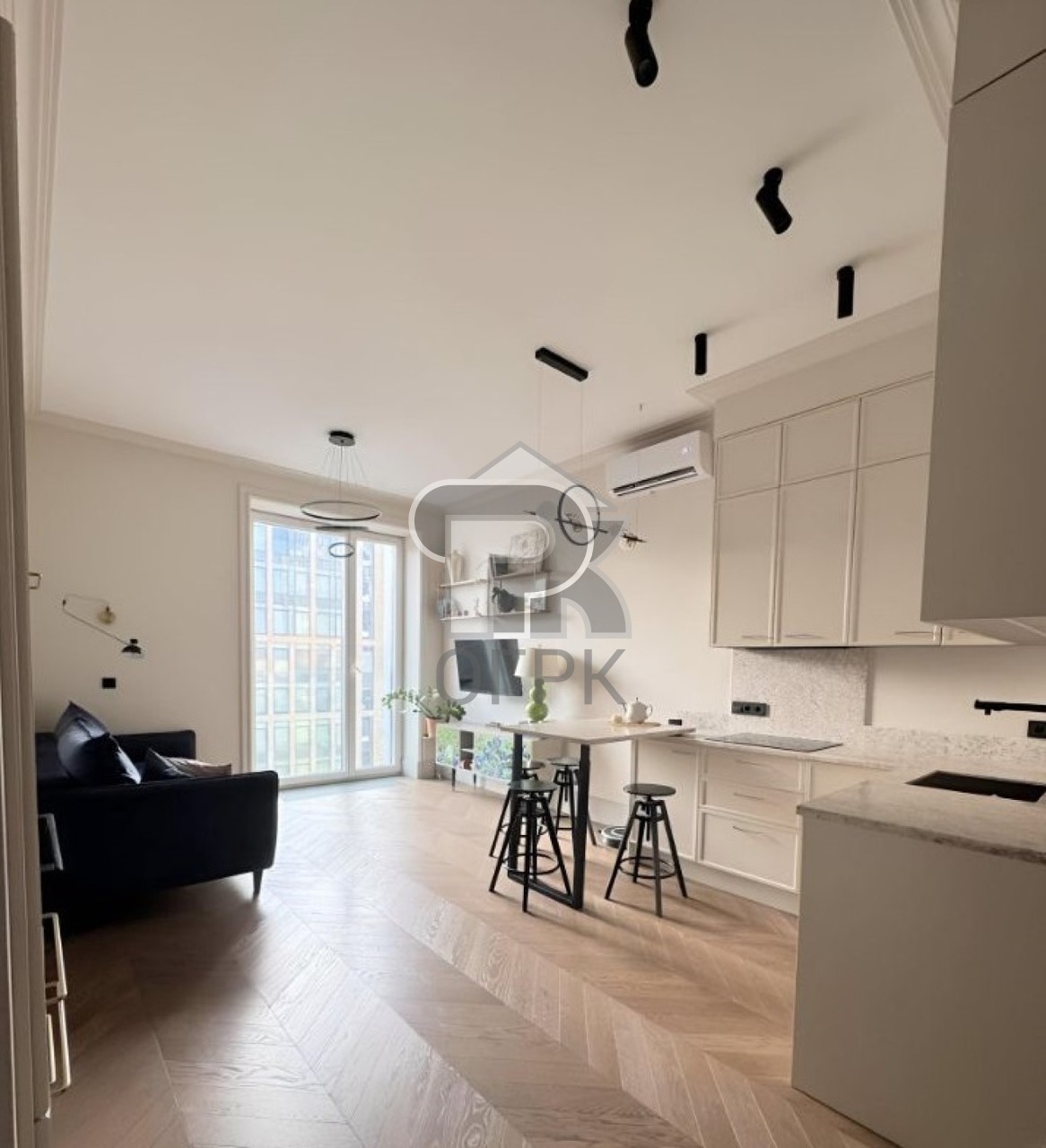 Купить 4-комнатную квартиру, №387649