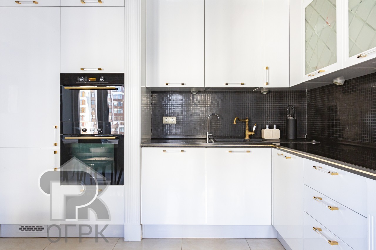 Купить 4-комнатную квартиру, №387262