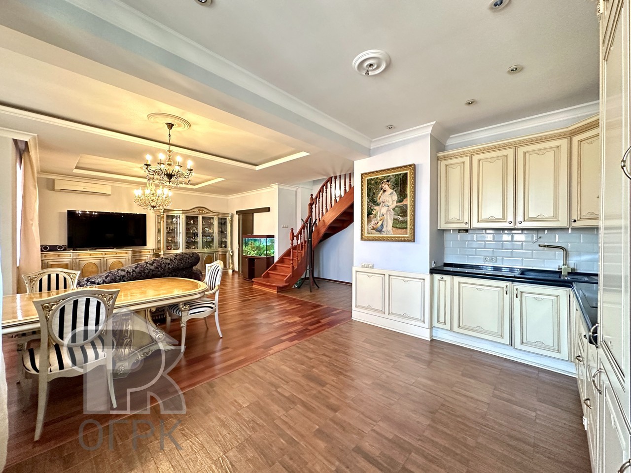 Купить 4-комнатную квартиру, №387992