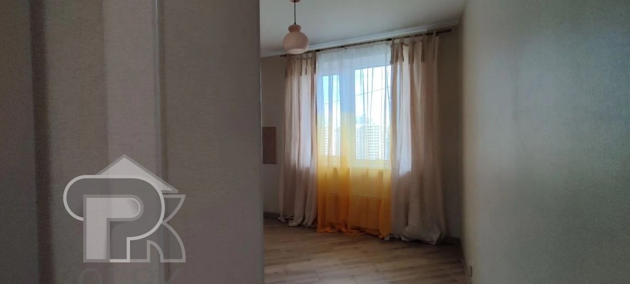 Купить 1-комнатную квартиру, №390023
