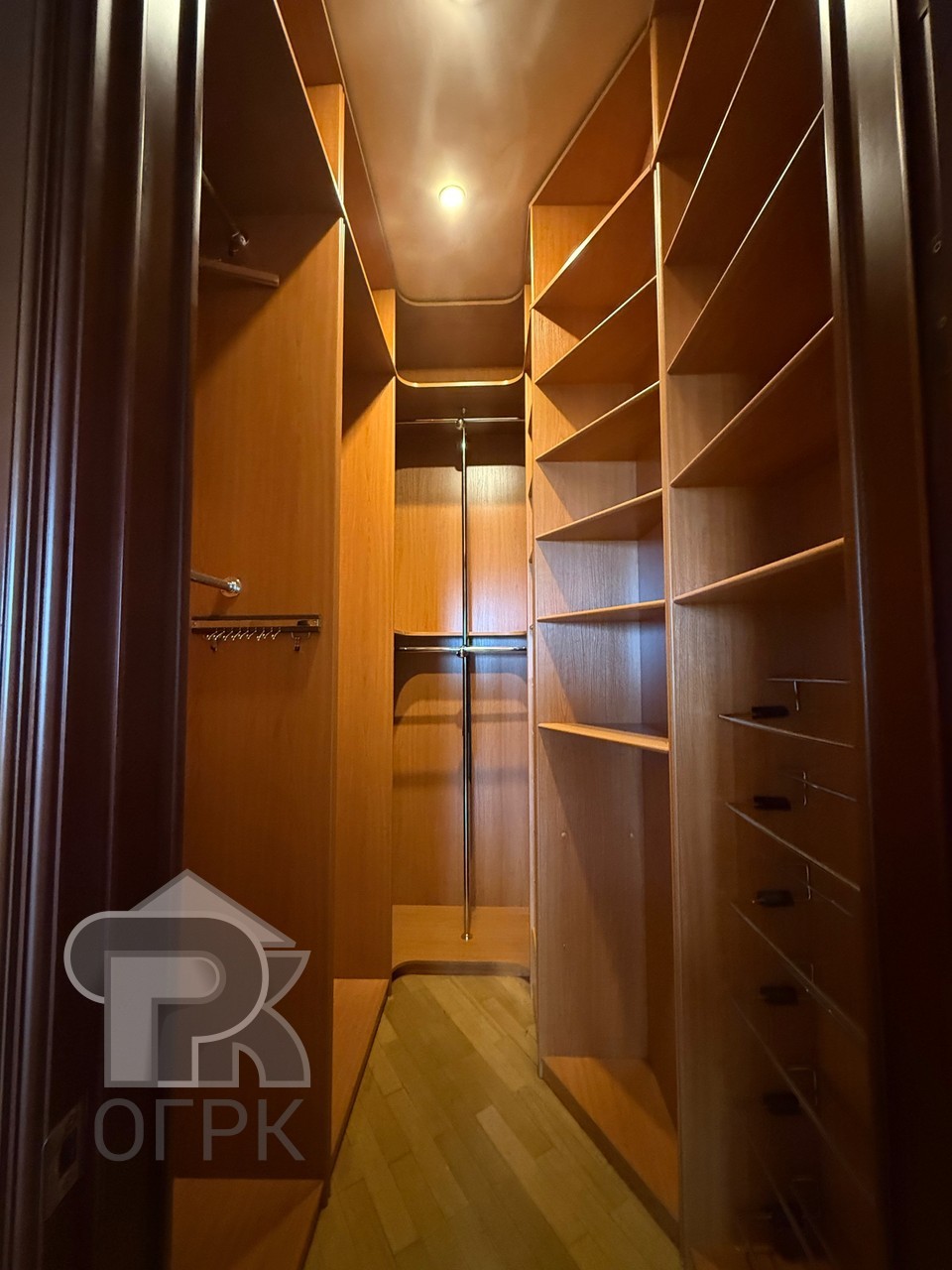 Купить 4-комнатную квартиру, №388275