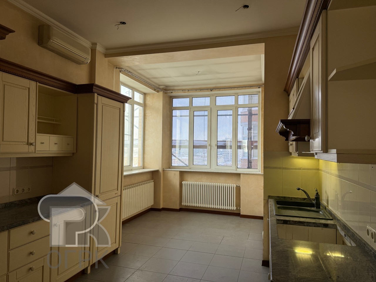 Купить 4-комнатную квартиру, №388275