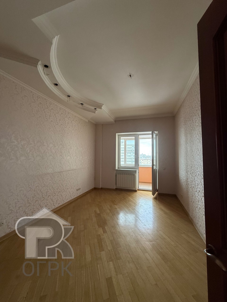 Купить 4-комнатную квартиру, №388275