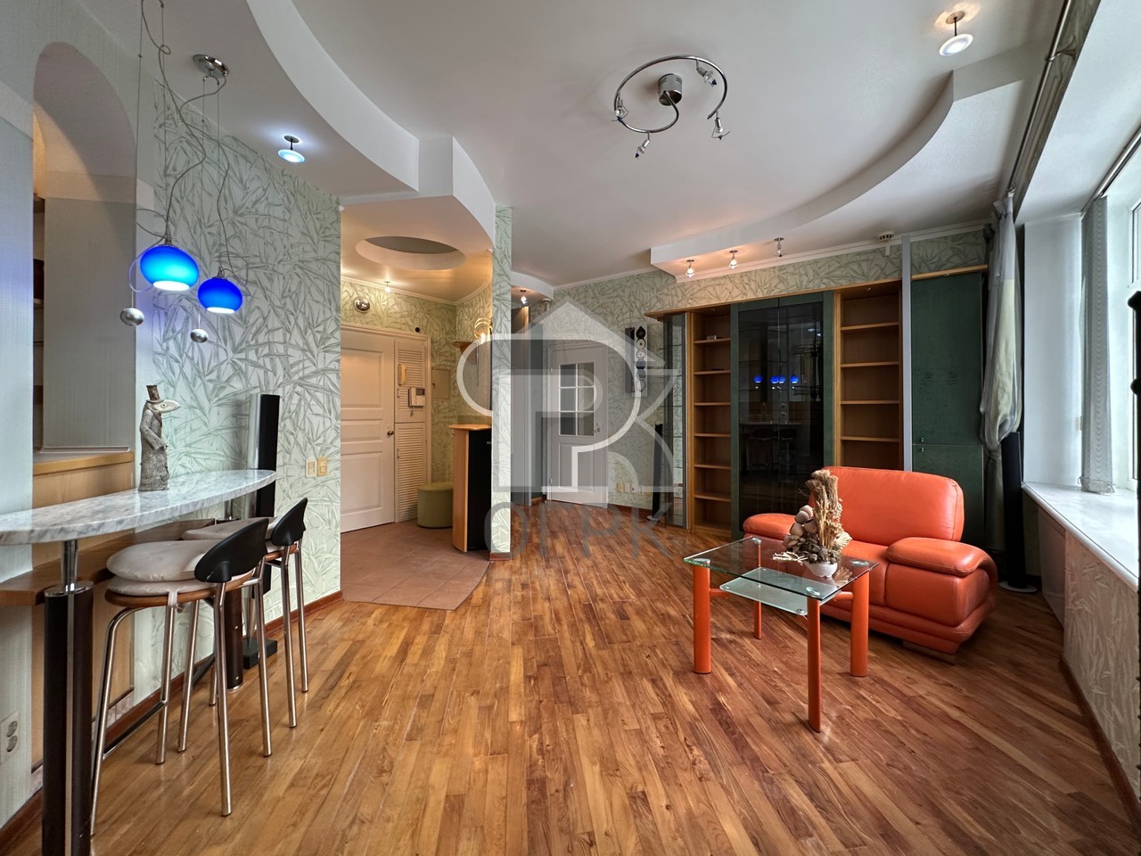 Купить 4-комнатную квартиру, №388305