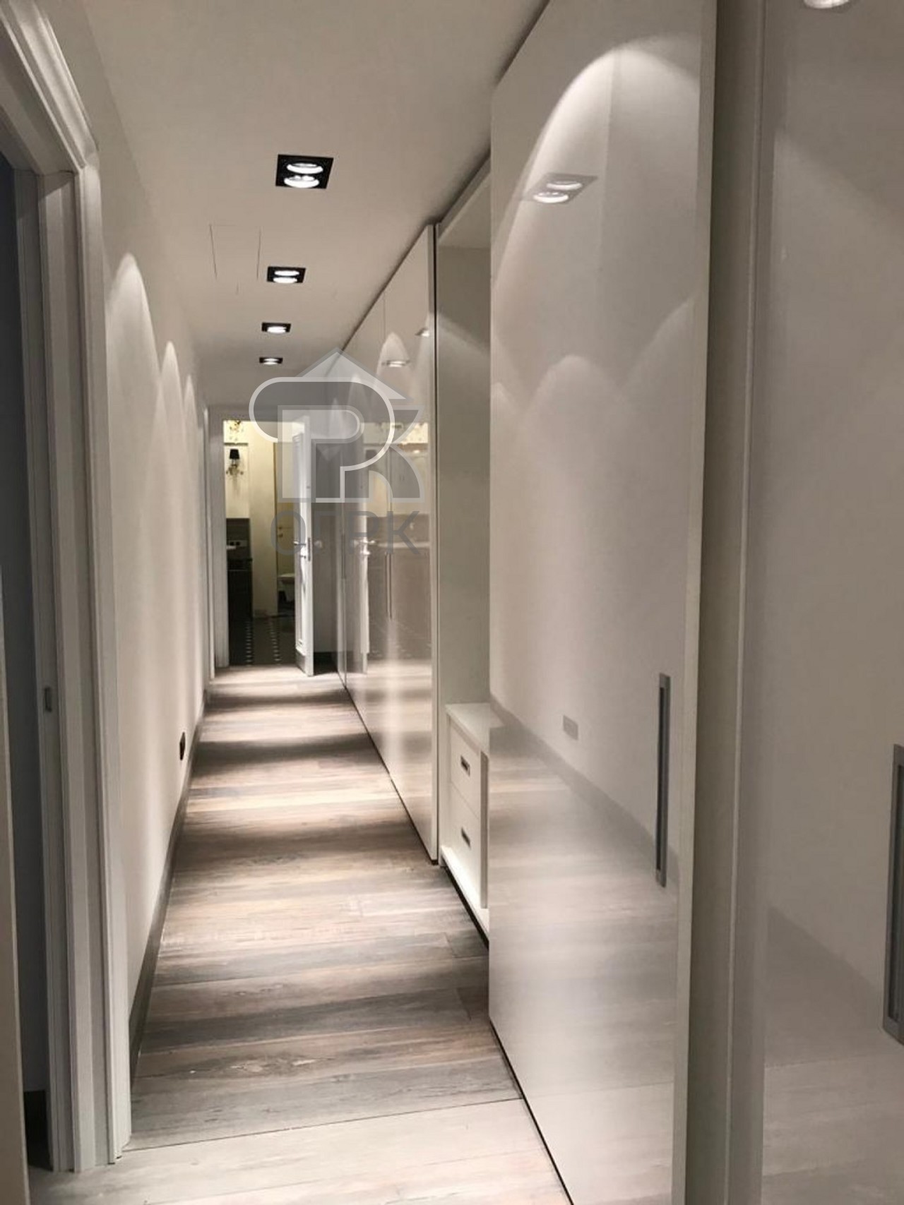 Купить 4-комнатную квартиру, №356835