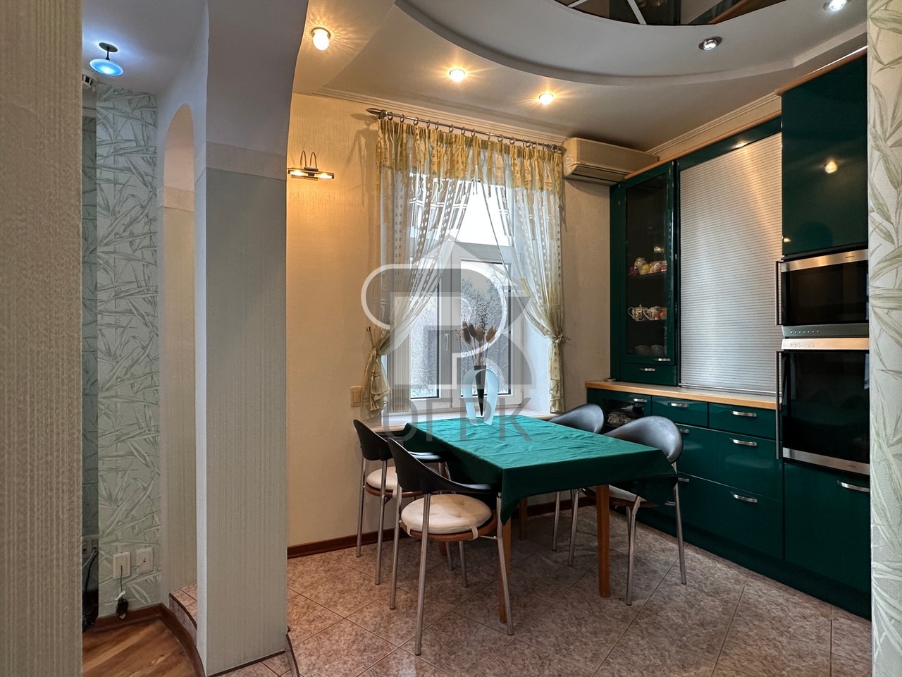 Купить 4-комнатную квартиру, №388305