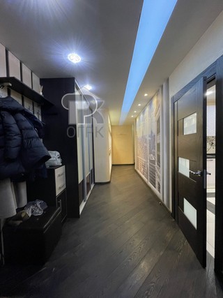 Купить 4-комнатную квартиру, №388096