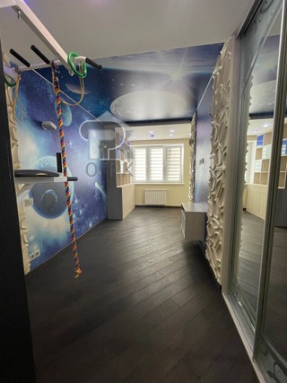 Купить 4-комнатную квартиру, №388096