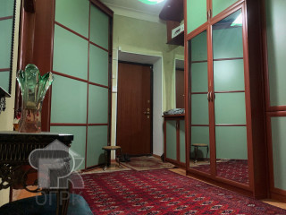Купить 4-комнатную квартиру, №310856