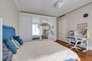 Купить 4-комнатную квартиру, №386496