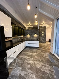 Купить 5-комнатную квартиру, №370400