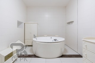 Купить 4-комнатную квартиру, №391431