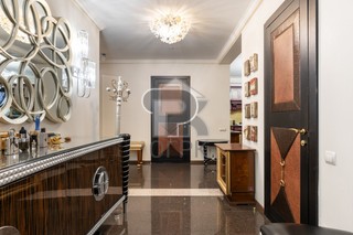 Купить 4-комнатную квартиру, №377966