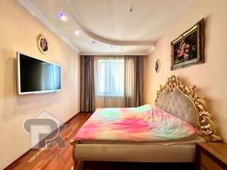 Купить 4-комнатную квартиру, №387992