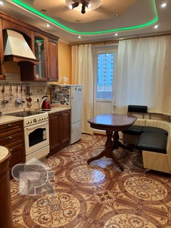 Купить 4-комнатную квартиру, №384519