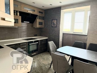 Купить 4-комнатную квартиру, №388896