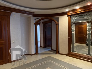 Купить 4-комнатную квартиру, №388275