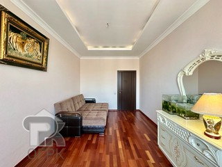 Купить 4-комнатную квартиру, №387992