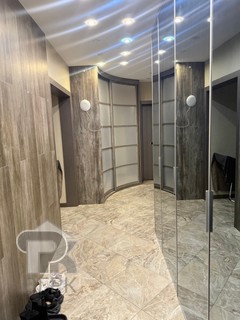 Купить 4-комнатную квартиру, №388896